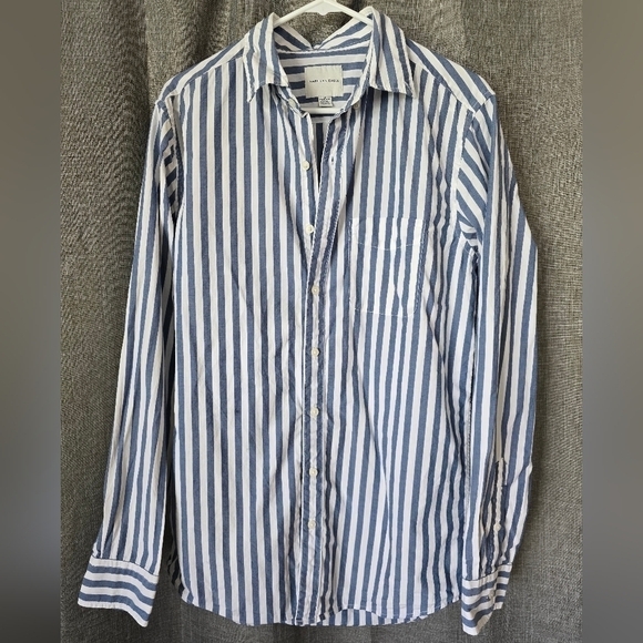 American Eagle Everyday Poplin Striped Button Up Size MT Blue White Nautical - Picture 1 of 6